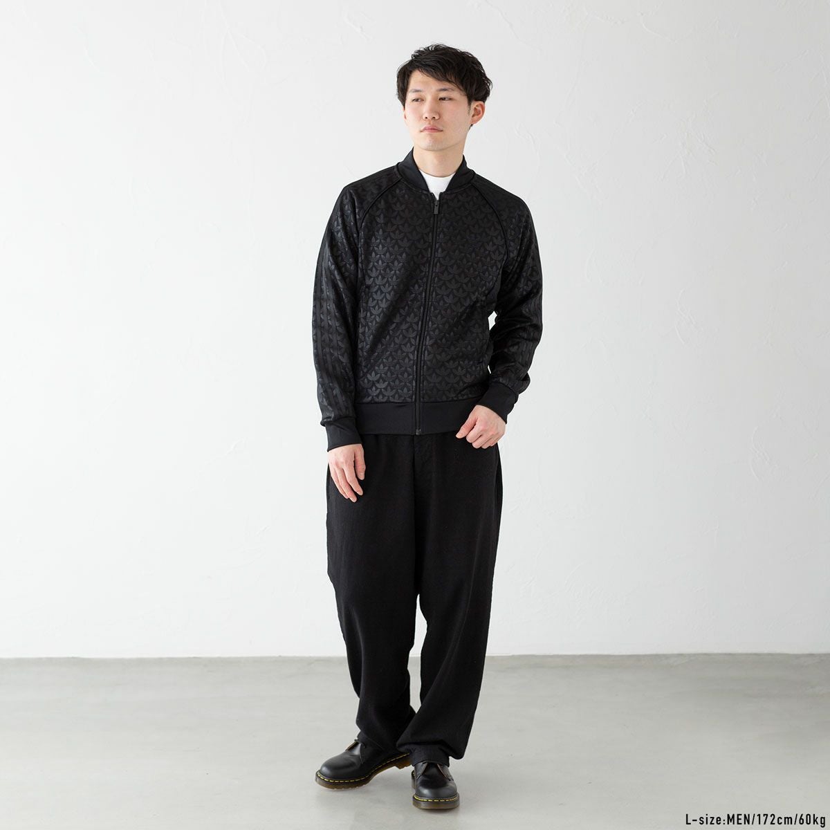 アディダス オリジナルス グラフィック モノグラム SST トラックトップ