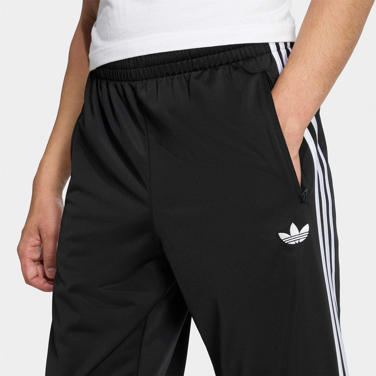 adidas ファイヤーバードトラックパンツ J/Mサイズ 国内 12/1 発売】きらめくアディダス オーバーサイズ ファイヤーバード