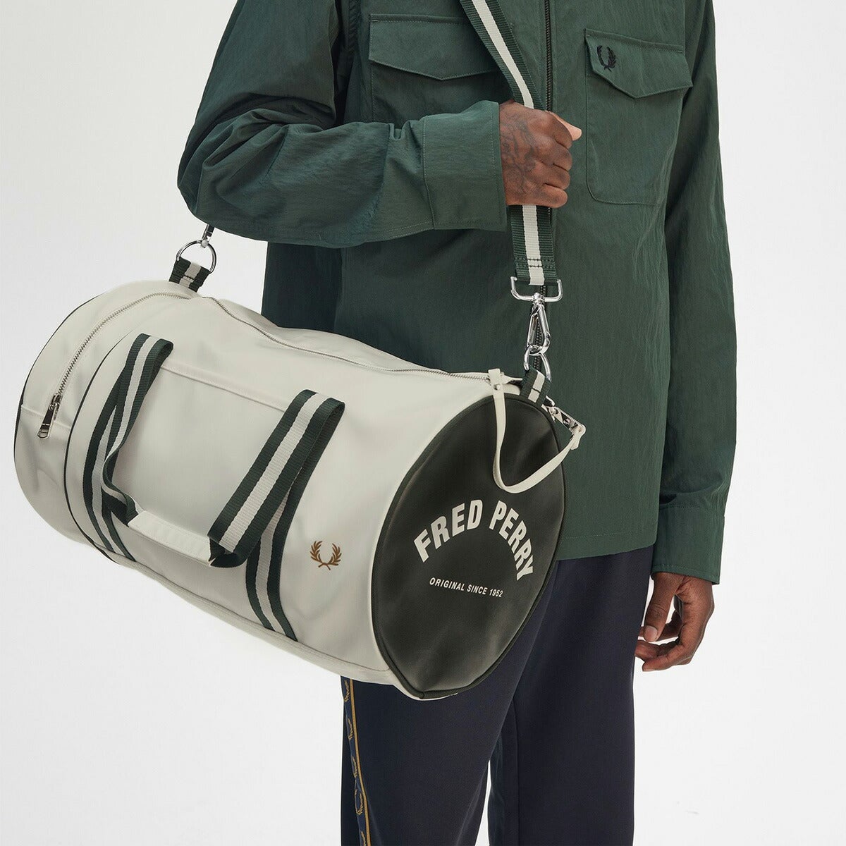 フレッドペリー FRED PERRY クラシック バレル バッグ L7255 ボストン
