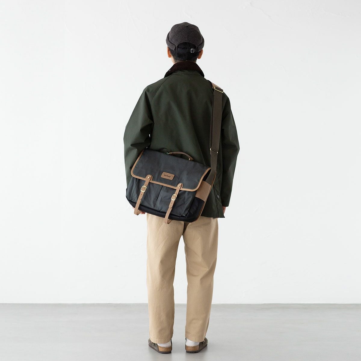 バブアー Barbour 130周年記念モデル メッセンジャー バッグ UBA0718