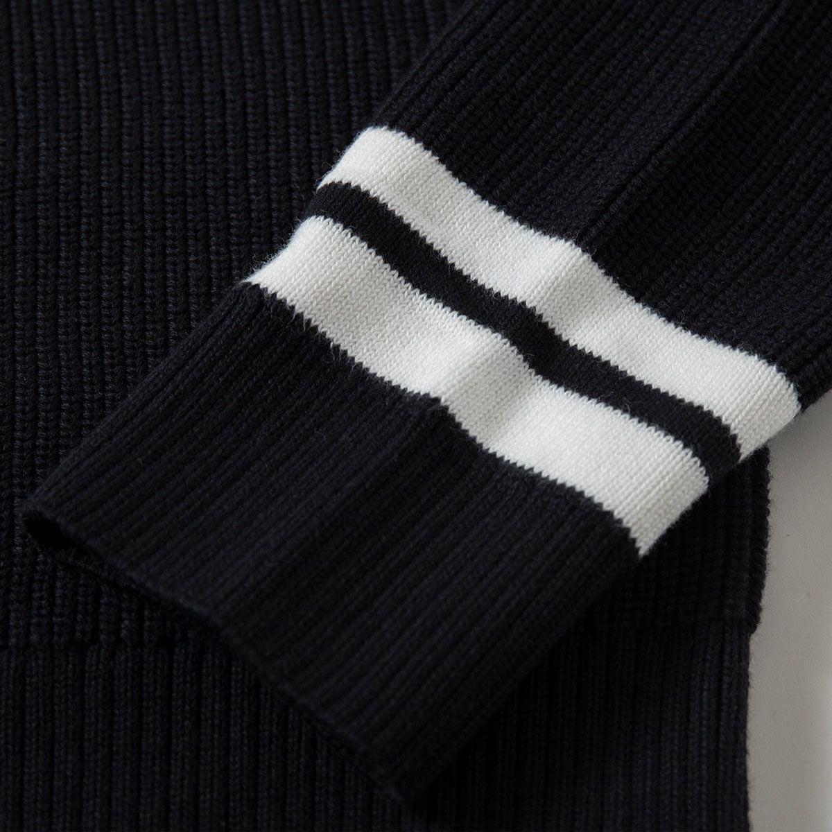 フレッドペリー FRED PERRY ストライプド Vネック ジャンパー チルデン