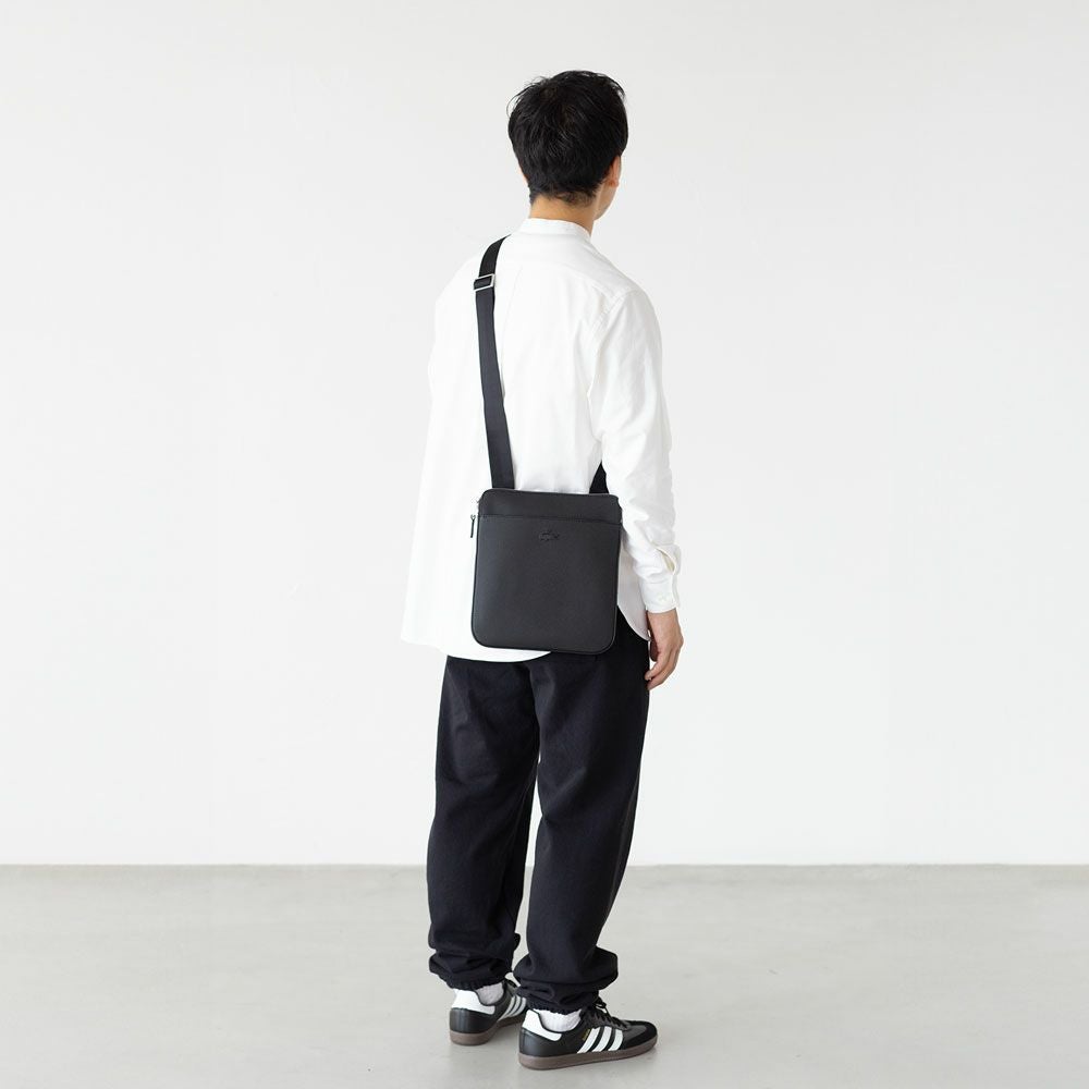 極美品✨ラコステ　レザーボディバッグ　ショルダーバッグ　ブラック LACOSTE ボディバッグ ブラック LACOSTE（ラコステ）の「シャンタコ