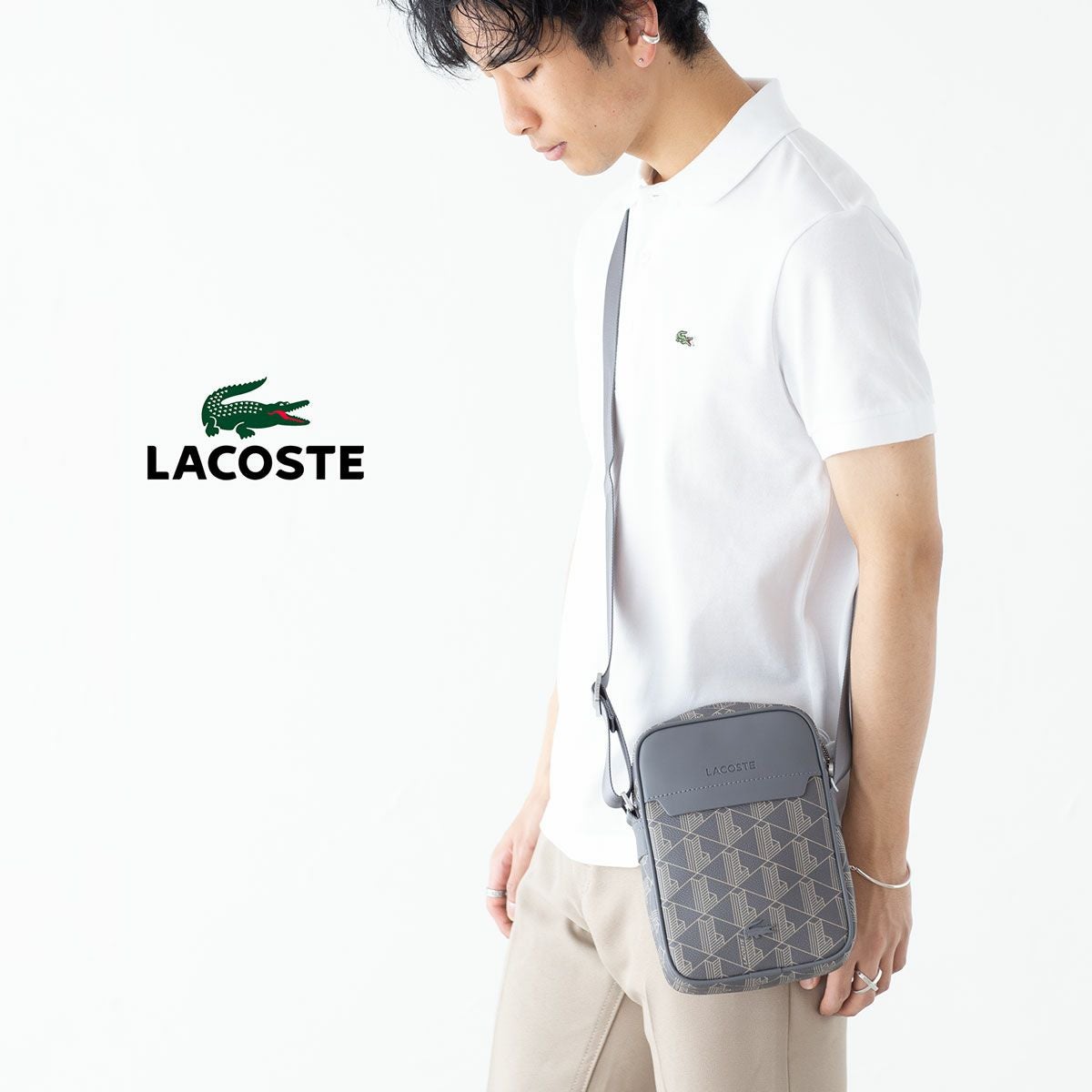 LACOSTE ラコステ モノグラム バーティカルショルダーバッグ グレー ラコステ ザ ブレンド モノグラム バーティカル ショルダーバッグ