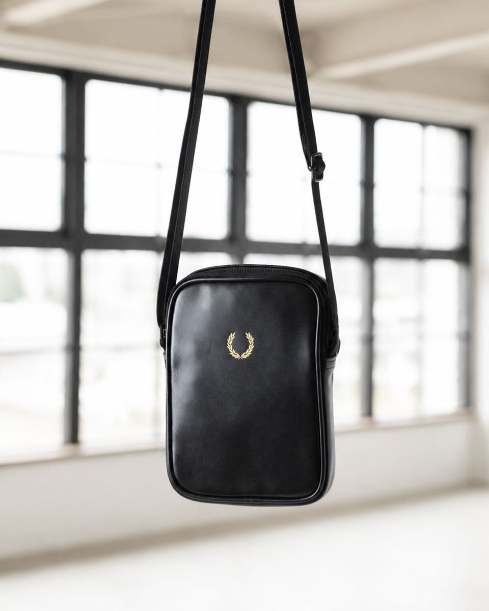 フレッドペリー スムース レザー スモール サイドバッグ FRED PERRY