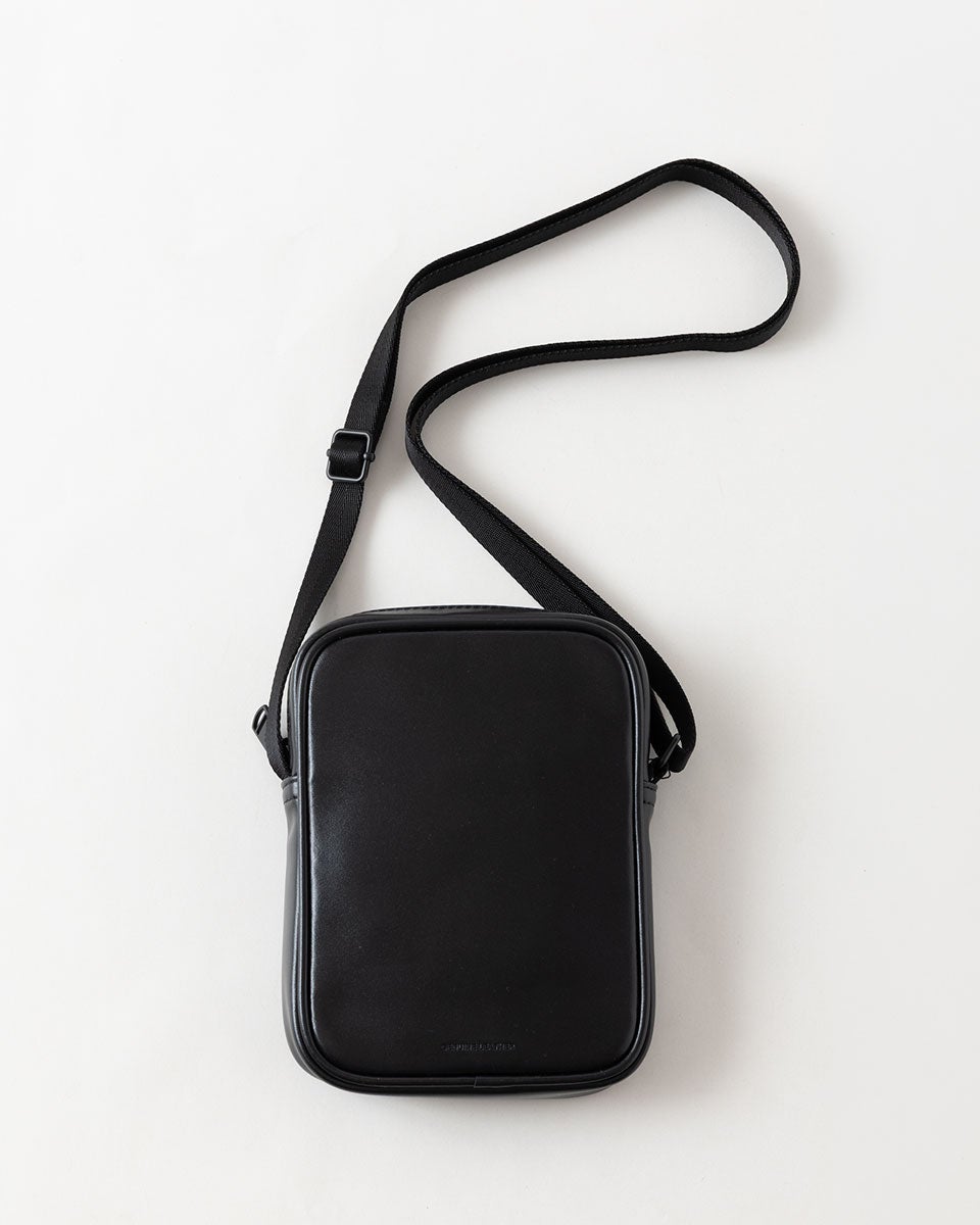 フレッドペリー スムース レザー スモール サイドバッグ FRED PERRY