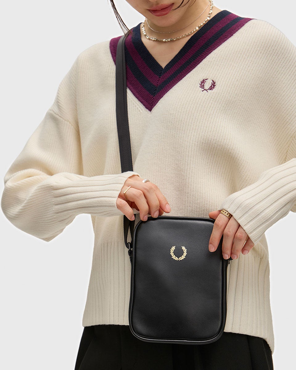 フレッドペリー スムース レザー スモール サイドバッグ FRED PERRY