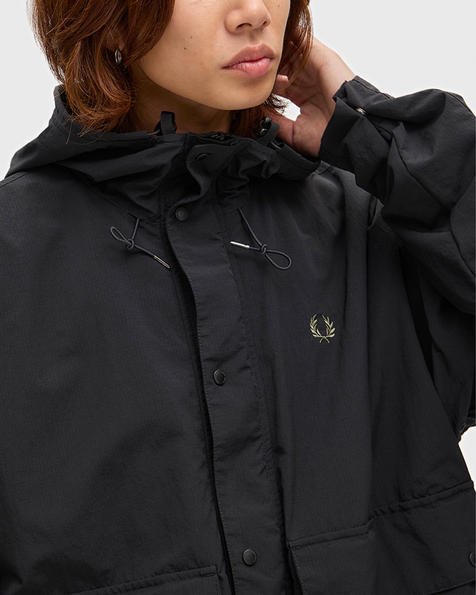 フレッドペリー クロップド リップストップ パーカー FRED PERRY J2323 フレッドペリー クロップド リップストップ パーカー FRED PERRY J2323
